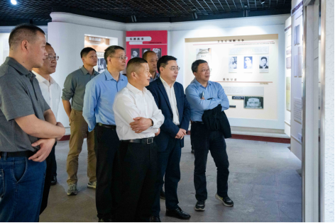 省委黨史和文獻研究室副主任許柏海一行在慈溪余...